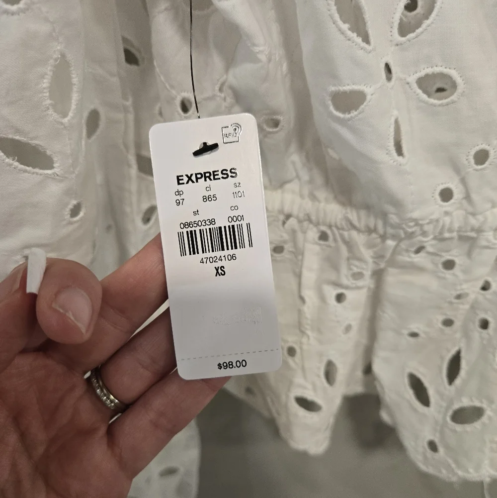 Express• NWT White Eyelet Tie-Front Blouse. Sz XS - Picture 9 of 9